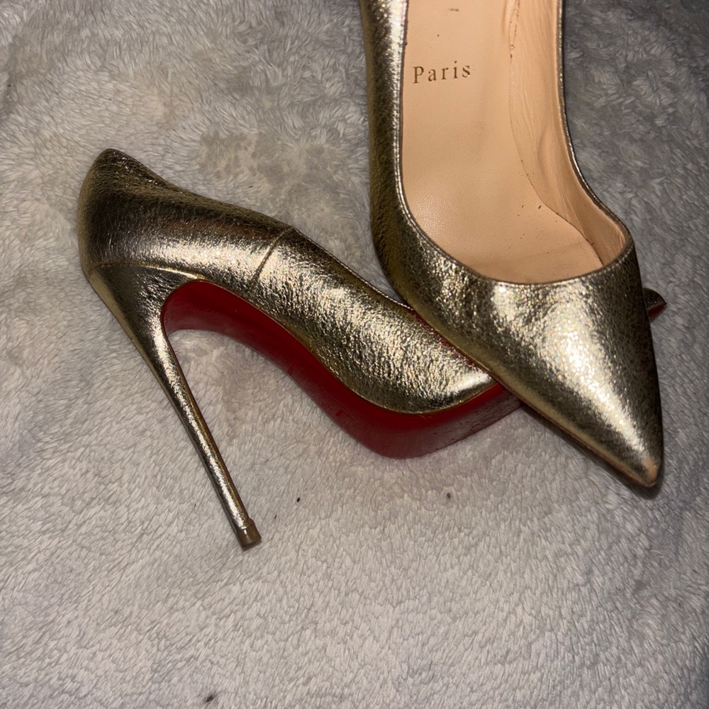 Elegant Gold Stiletto Heels